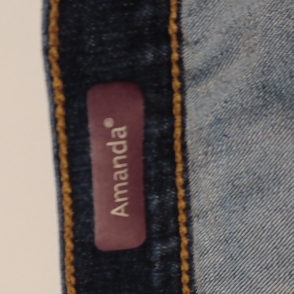 Gloria Vanderbilt Women's Amanda Classic High Rise Tapered Jean - Picture 3 of 13